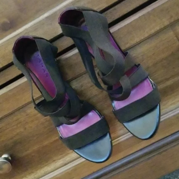 Taheri Hi Heel Sandle - Picture 7 of 9